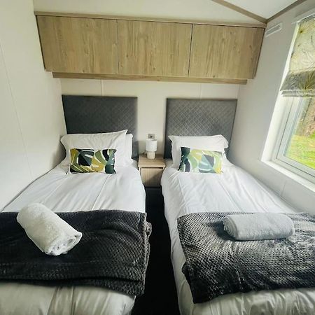 Hideaway Retreat With Hot Tub Villa York Kültér fotó