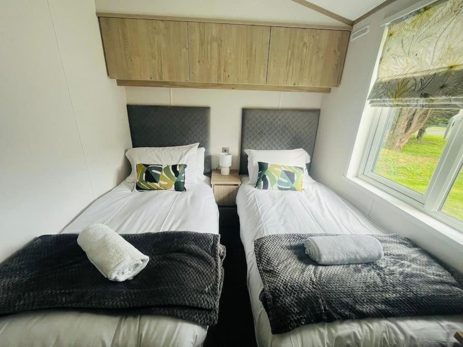 Hideaway Retreat With Hot Tub Villa York Kültér fotó