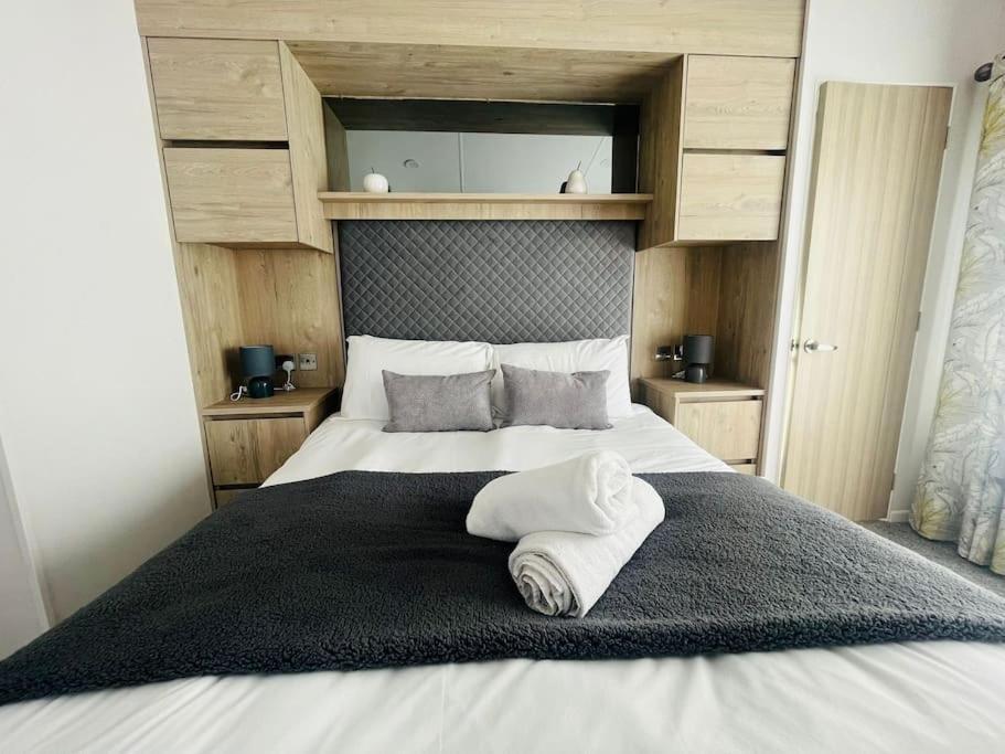 Hideaway Retreat With Hot Tub Villa York Kültér fotó